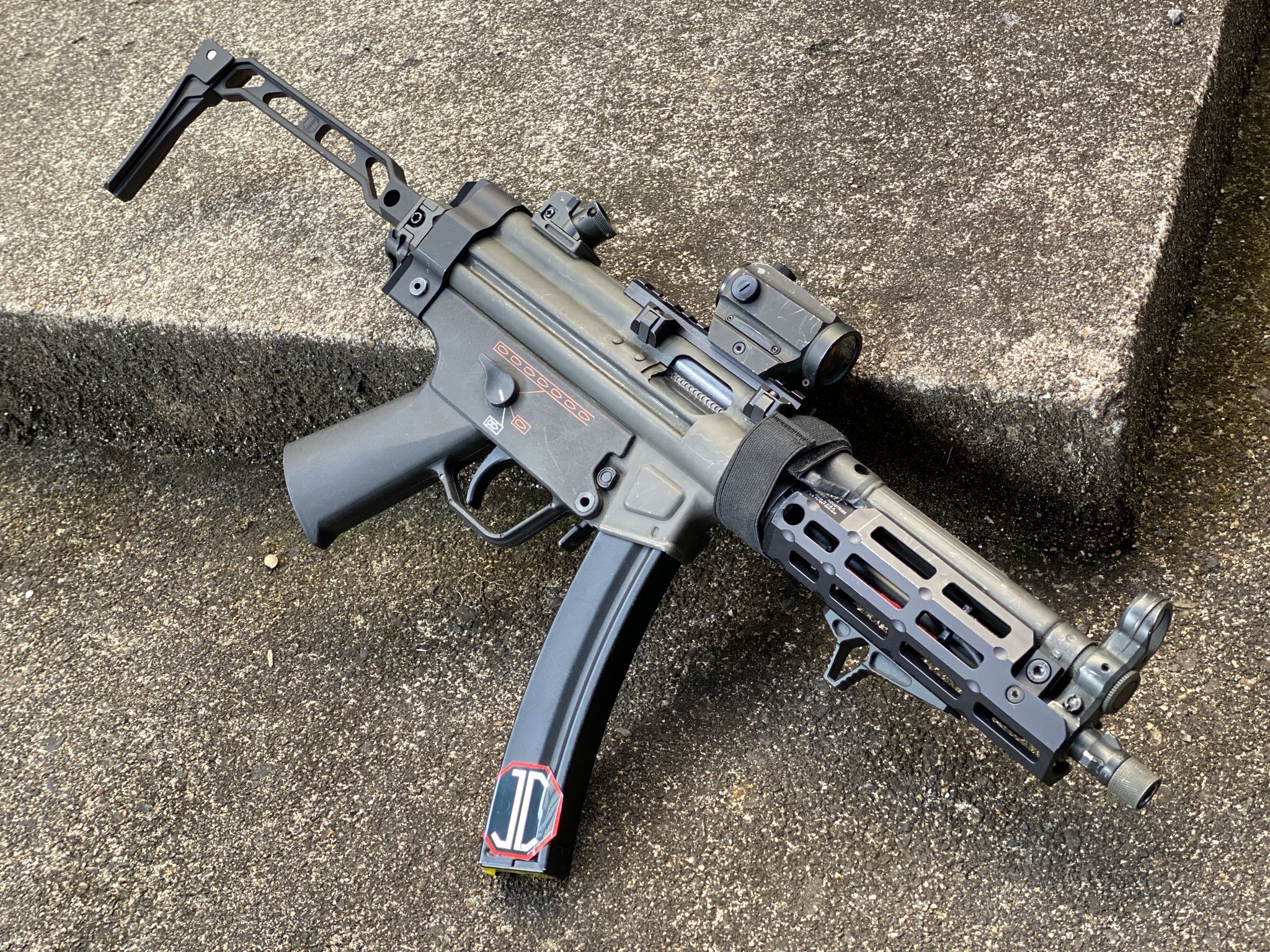 東京マルイ 次世代 MP5 A5リアル刻印、MAGPUL実物ハンドガード他 東京マルイ 次世代 MP5 A5リアル刻印、MAGPUL実物ハンドガード他