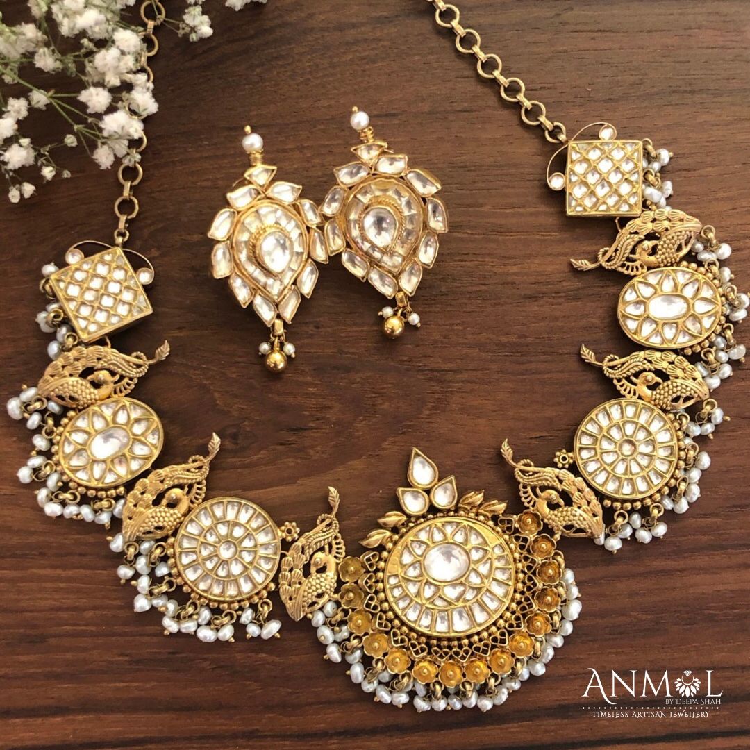 InfoAnmol1's tweet photo. Women’s love affair with jewels can never cease to end. This jewellery piece is especially made for a Sangeet or Mehendi look! It is from our Aashna collection where there is a full white kundan so that you can pair up with any colour outfit.
#925silverjewelry #onlyatanmol https://t.co/fp2OsQAGGp