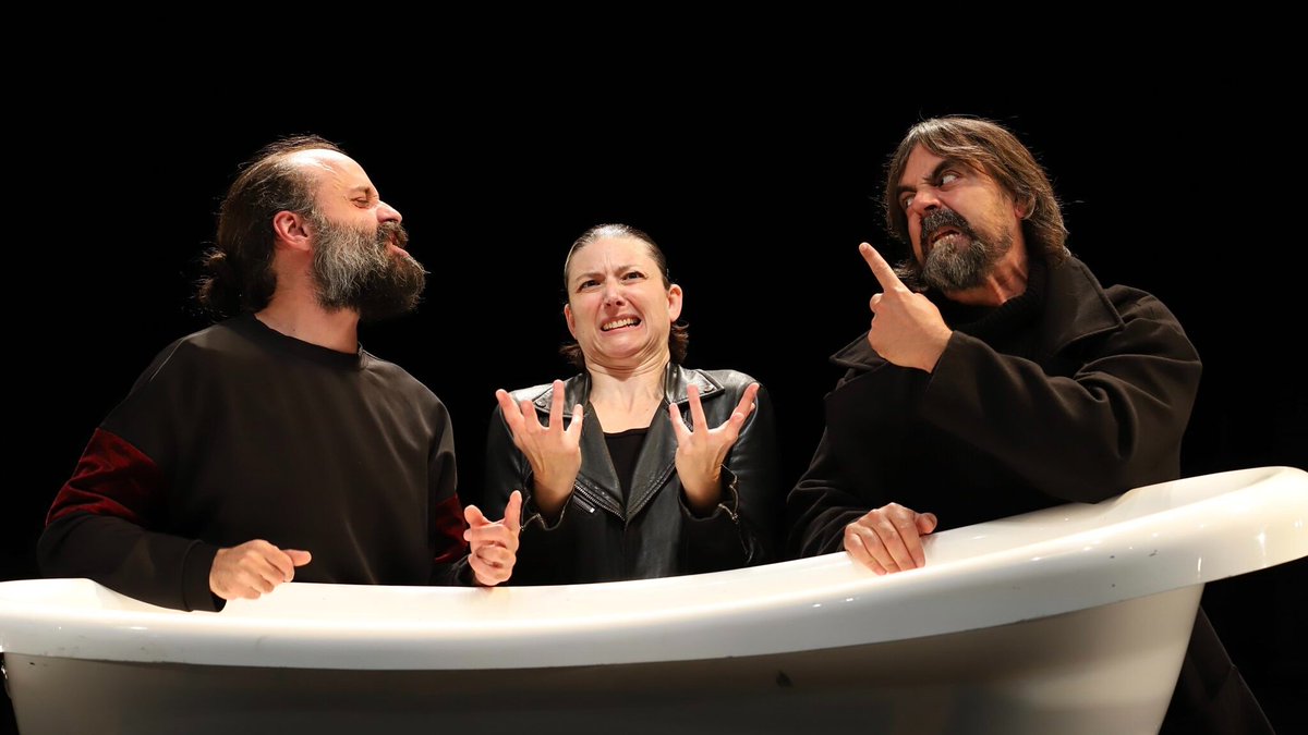 CONQUISTADORES de PROYECTO CULTURA.
RED DE TEATROS DE EXTREMADURA
Viernes 18 a la 21:00 horas.
Teatro Carolina Coronado.
ENTRADA: 5€ (ANTICIPADA en oficina de Turismo)  7€ (EN TAQUILLA)
Rápido ¡suba!, la nave está a punto de zarpar hacia Las Indias.