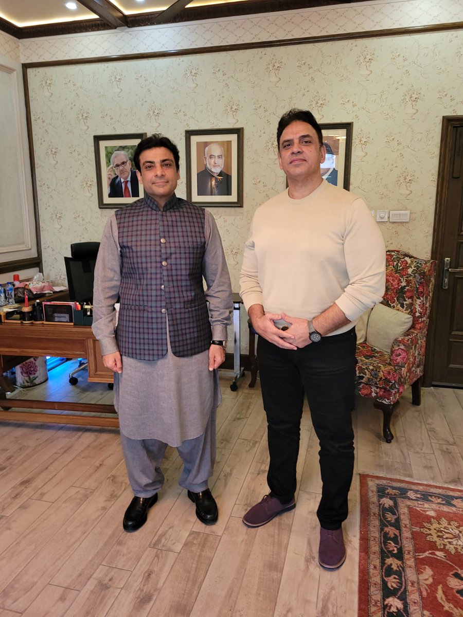 آج پنجاب کے شیر حمزہ شہباز صاحب کے ساتھ ان کے آفس میں خصوصی  ملاقات ۔