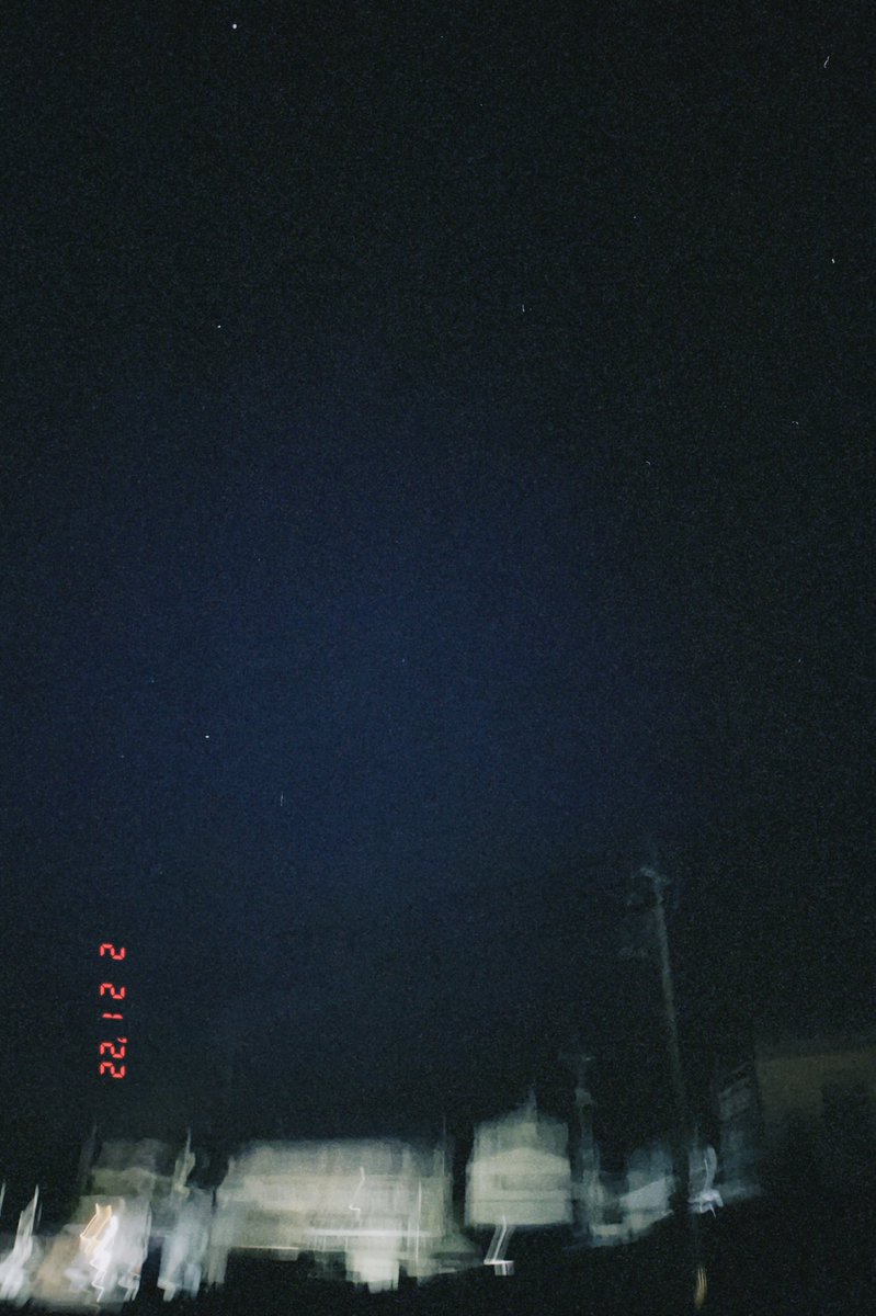 3JSB_OMI_BASE_'s tweet photo. サウシーの歌を聴きながら散歩する夜よりエモい夜はない https://t.co/qPEdNuybs4