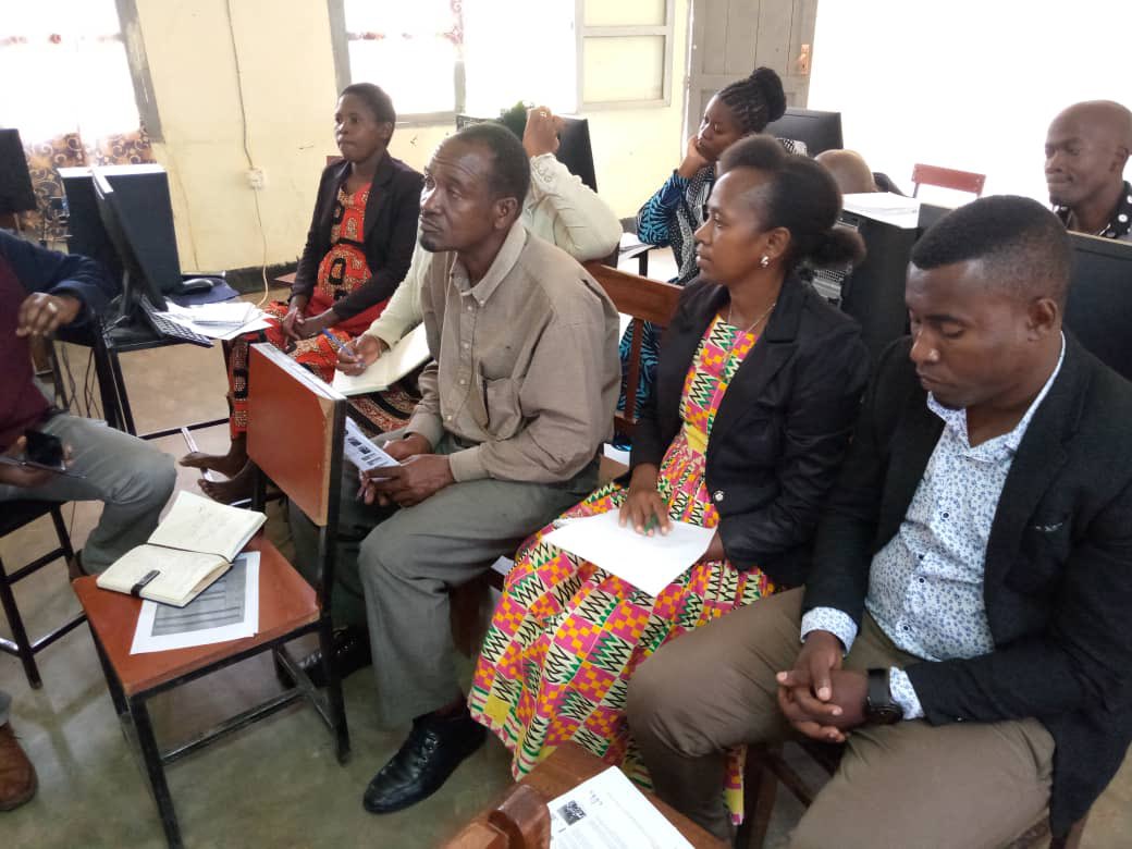 ystanzania's tweet photo. Our second week of Regional Workshops for teachers underway in #Singida Thanks Nadhiru @BwikizoNadhiru Singida Regional Coordinator and Dr Brendan @doggettb Zonal Science Advisor for organizing #Science4DevelopmentWorks https://t.co/KSXACYv8Ri