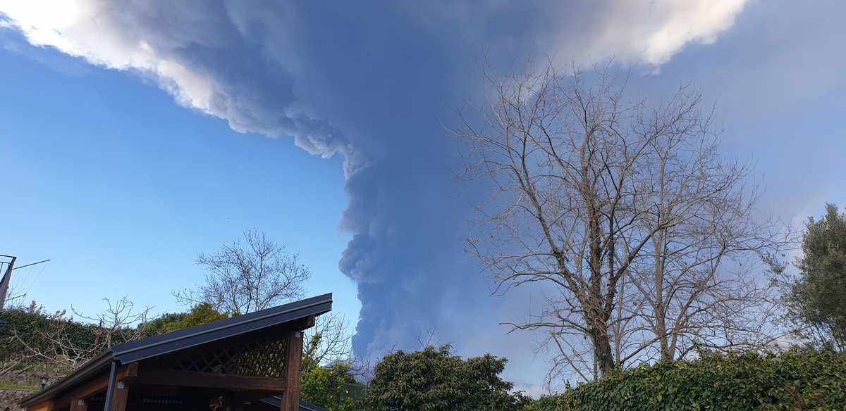 Sergio_etna's tweet photo. #nuvole catanesi, secondo #parossismo dell'#Etna 2022 https://t.co/yoc40LdRzY
