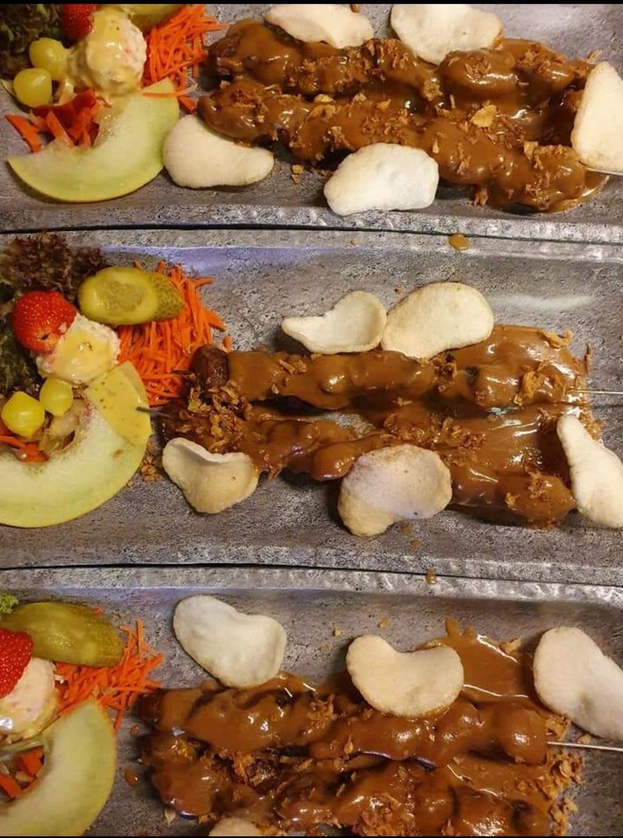 Geen zin om te koken vanavond? Dat komt mooi uit want het is "Saté avond" op Het Ouwe Dorp.
Heerlijke kipsaté of haassaté met Gebakken aardappelen, patat of raspatat voor maar €8,95!
Reserveer snel een tafeltje via 0182-612497 #waddinxveen