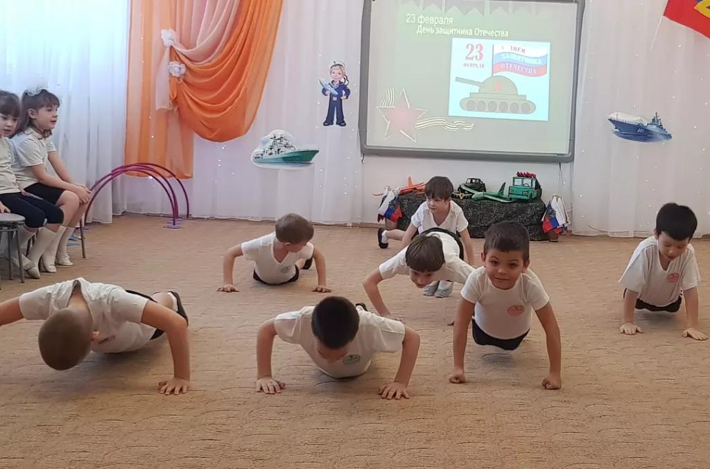 Дню защитника Отечества посвящается! 🇷🇺🇷🇺🇷🇺Как  приятно слышать, когда дети говорят : "Я хочу быть сильным, как папа!", "Я буду защищать свою Родину", "Я буду любить свою семью". В этом сила, достоинство, смелость и уверенность в том, что все будет хорошо и стабильно! 🇷🇺🇷🇺🇷🇺🇷🇺🇷🇺