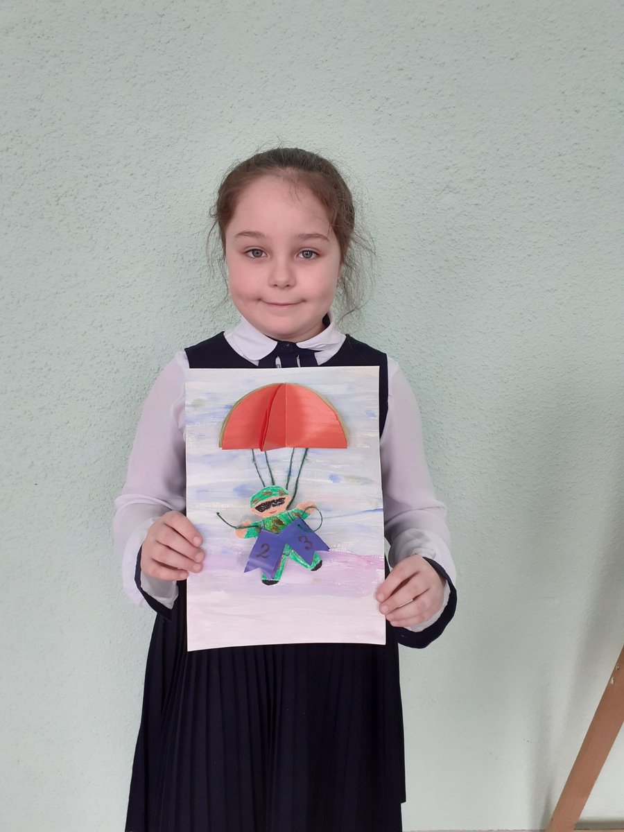 Avgustovka's tweet photo. Участницы студии "Семицветик" - Суханова Арина, Толокнова Яна  и Якимович Василиса подготовили праздничные открытки для пап. https://t.co/NnedOSTkCU