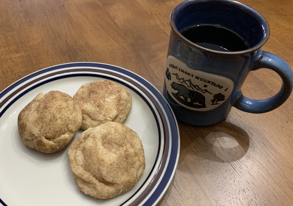 delduduit's tweet photo. It’s a #snickerdoodle kind of morning.
☕️ 🍪
Great with a cup of #coffee.
#thankyou #foodie #yum #snickerdoodlecookies #cookies #MondayMotivation #mondaythoughts #Motivation https://t.co/9JRRijqfM3