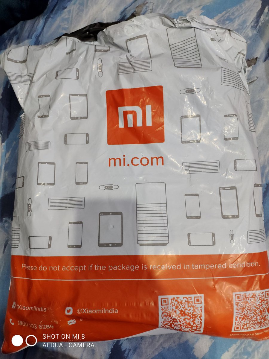 riturajboss's tweet photo. Got a new Bag for my Mi NoteBook 14.
I have won it in a quiz by @XiaomiIndia
, Special thanks to Mr @gitanshanand for conducting #HyperchargeRevolution quiz.
If you're a Mi Fan & want to participate such quiz, join Mi Fan Group on Telegram https://t.co/emL56VlA3u
#MiFanClub https://t.co/XeyvpT4twM