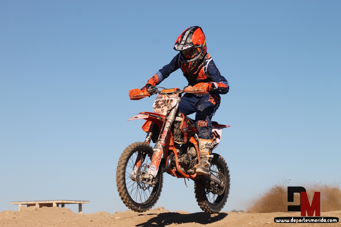 DeportesMerida's tweet photo. Imagenes del Campeonato de Extremadura de Motocross organizado por @Royanejos  este fin de semana. 

https://t.co/UteBx6Zwwj https://t.co/WoCAnN1Gx4