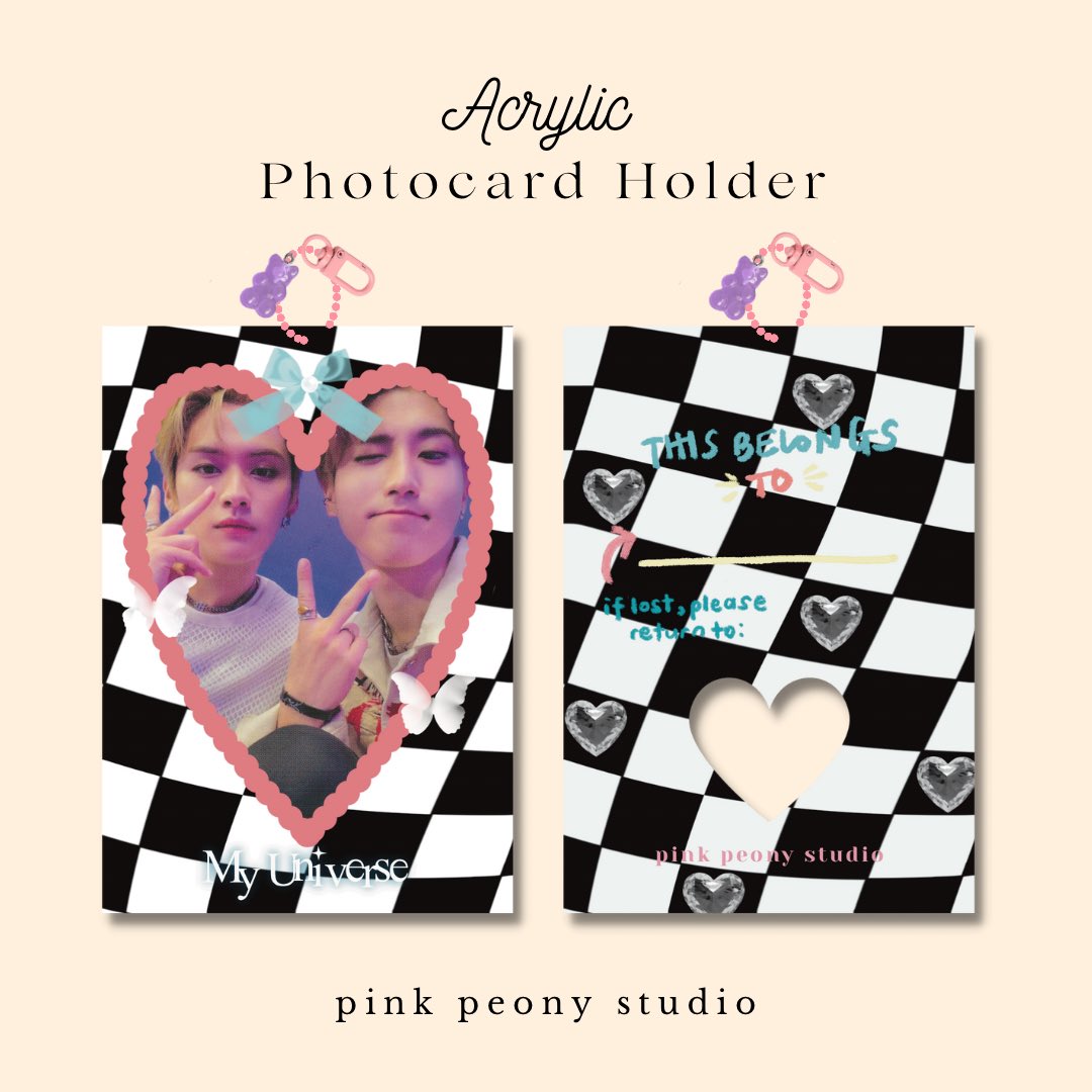 jnk1ve's tweet photo. [help rt!] 
pink peony studio pre-order form ⋆ ˚｡⋆୨୧˚

items available in this form:
♡ photocard holder 
♡ id photo holder
♡ stray kids sticker sheets
♡ binder fillers

form will close on 28/2 so place your order while you can 🖤 

🔗https://t.co/z4Fht2ApzP https://t.co/5nBPRQXL9i
