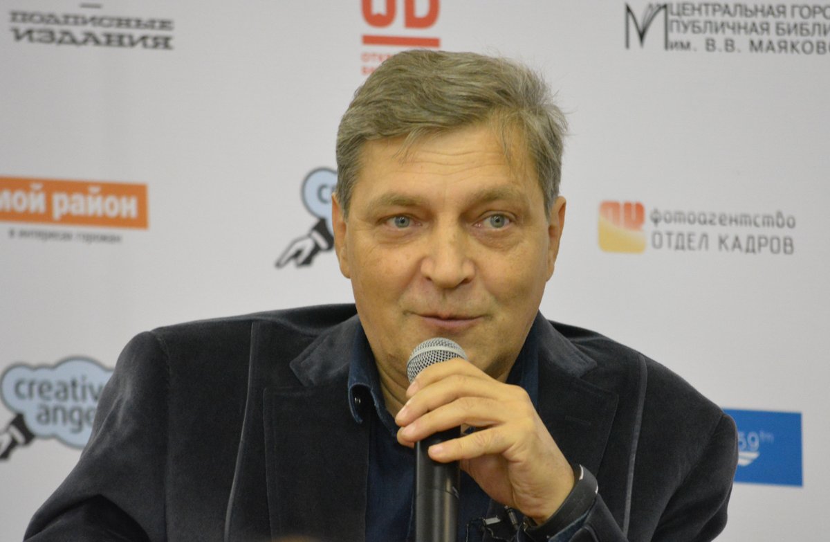 Александр Невзоров:«Украинских оккупантов видел только один человек-главарь ДНР Пушилин.Злодеи были совершенно белыми, с беличьими хвостами и кидались разрывными орехами, которые доставали из щечных мешков. Дедушка его был алкоголиком и «белочка» досталась Пушилину по наследству»