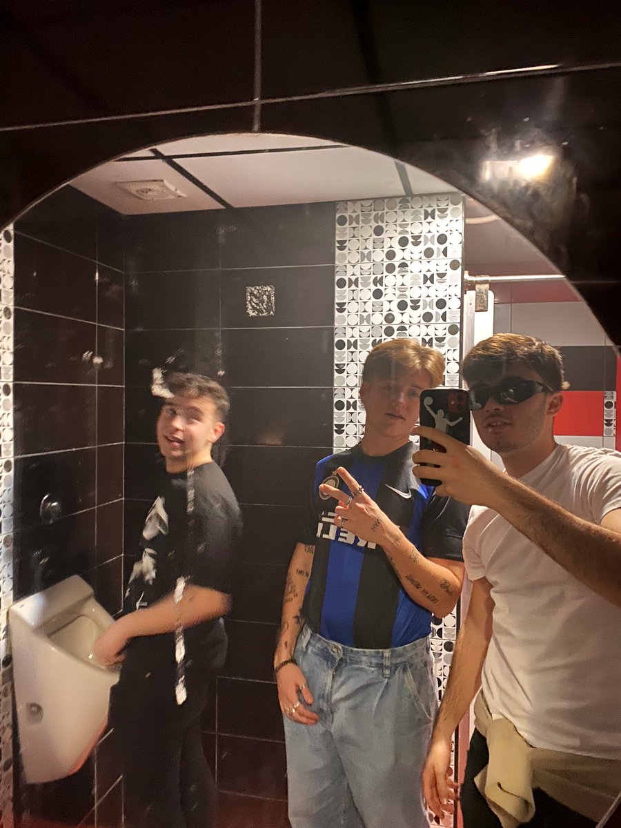 ismaelmn2001's tweet photo. Buen fin de semana con Lil Chanson y el pequeño Jonhy 🤫 https://t.co/ZHKSChPMHI