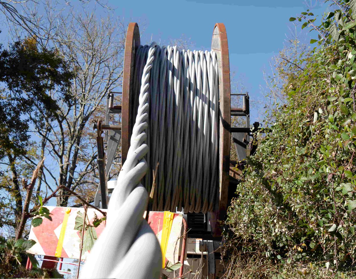 RSEpro's tweet image. "Fin décembre dernier, le gouvernement annonçait débloquer une nouvelle enveloppe de 300 millions d’euros pour accélérer l’accès à la fibre dans tout le pays. Objectif : 100% des Français raccordés en 2025."

Pour en savoir plus 👉bit.ly/3JHuKA9

#zonesblanches #rse