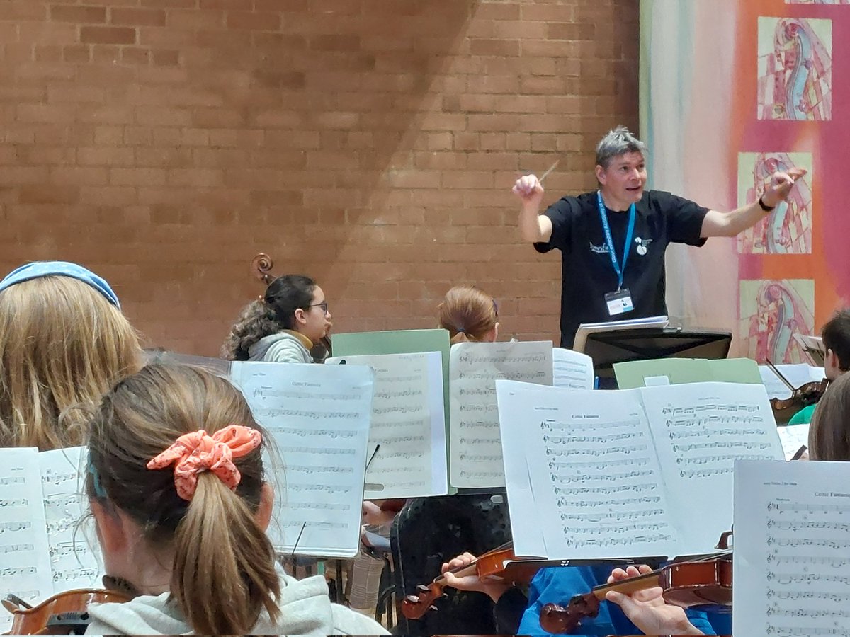 GlosAcadMusic's tweet photo. #thebigstring #musiceducation @makemusicglos @MakeANoise6
Sectional rehearsals for The Big String have officially begun https://t.co/Q79KRBr6hj
