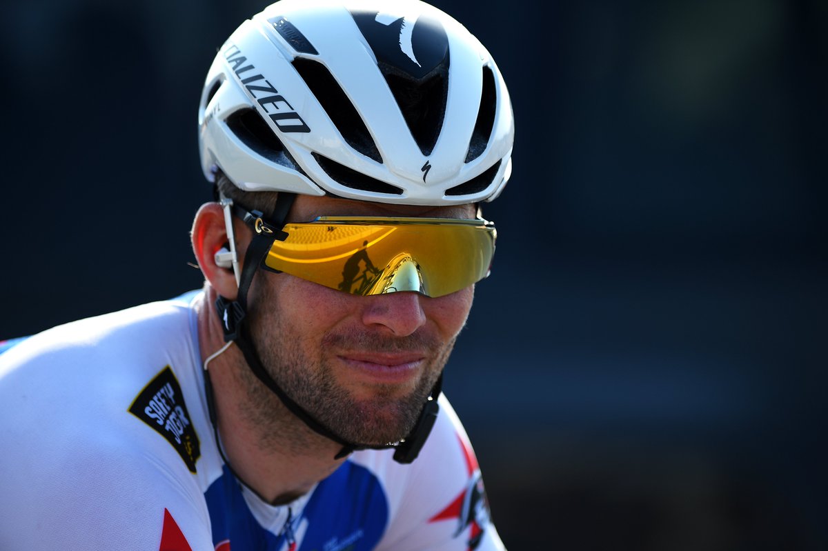 soudalquickstep's tweet photo. Get in there!

@MarkCavendish gets our first World Tour win of the season on stage 2 of the #UAETour!

#No10in2022 #WayToRide

Photo: @GettySport https://t.co/Sb9H89XKzZ