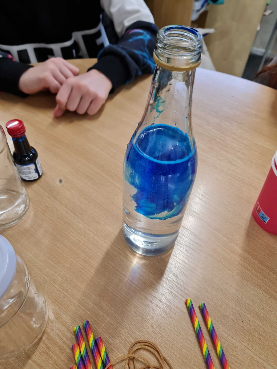 Scientist_ND's tweet photo. Building a #weather station is as fun as it sounds! Children from the Liberton after school club built a #barometer to predict weather changes and measured the #wind with instruments built from everyday/recycled objects! Annis and @MeganAStamp were there to help too!☀️👩‍🔬
#Science https://t.co/EgghajpxyS