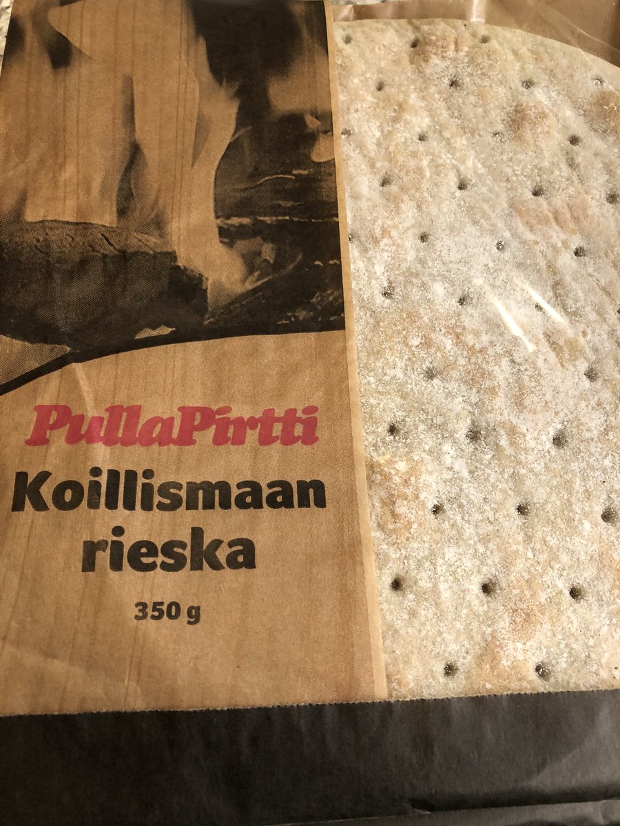 UllaHuhtanen's tweet photo. Pääkaupunkiseudulla #ksupermarket Munkki myy tätä #PullaPirtti Koillismaan rieskaa😍 - aivan täydellistä. Auttaa äkilliseen lappikaipuuseen kun omaan talvilomaan on vielä viikkoja. #RuokaaOmastaMaasta 🇫🇮 https://t.co/MBMzqMgjQF