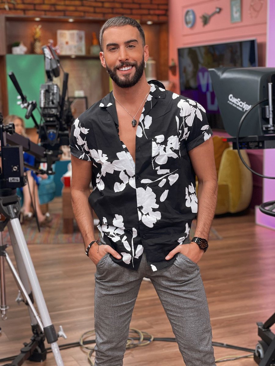 Arranca tu semana de la mejor manera con #VivalaviMx 📺6️⃣🔥😉
.
.
<a href="/robertocarlomx/">Roberto Carlo</a> <a href="/juanbarragantv/">JUAN BARRAGAN</a> <a href="/oficialmacaco/">José Luis Guarneros</a> @madrehadisima <a href="/MichRubalcava/">Michelle Rubalcava</a>