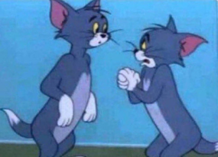 1piecehub's tweet image. me begging myself not to laugh in a serious situation.