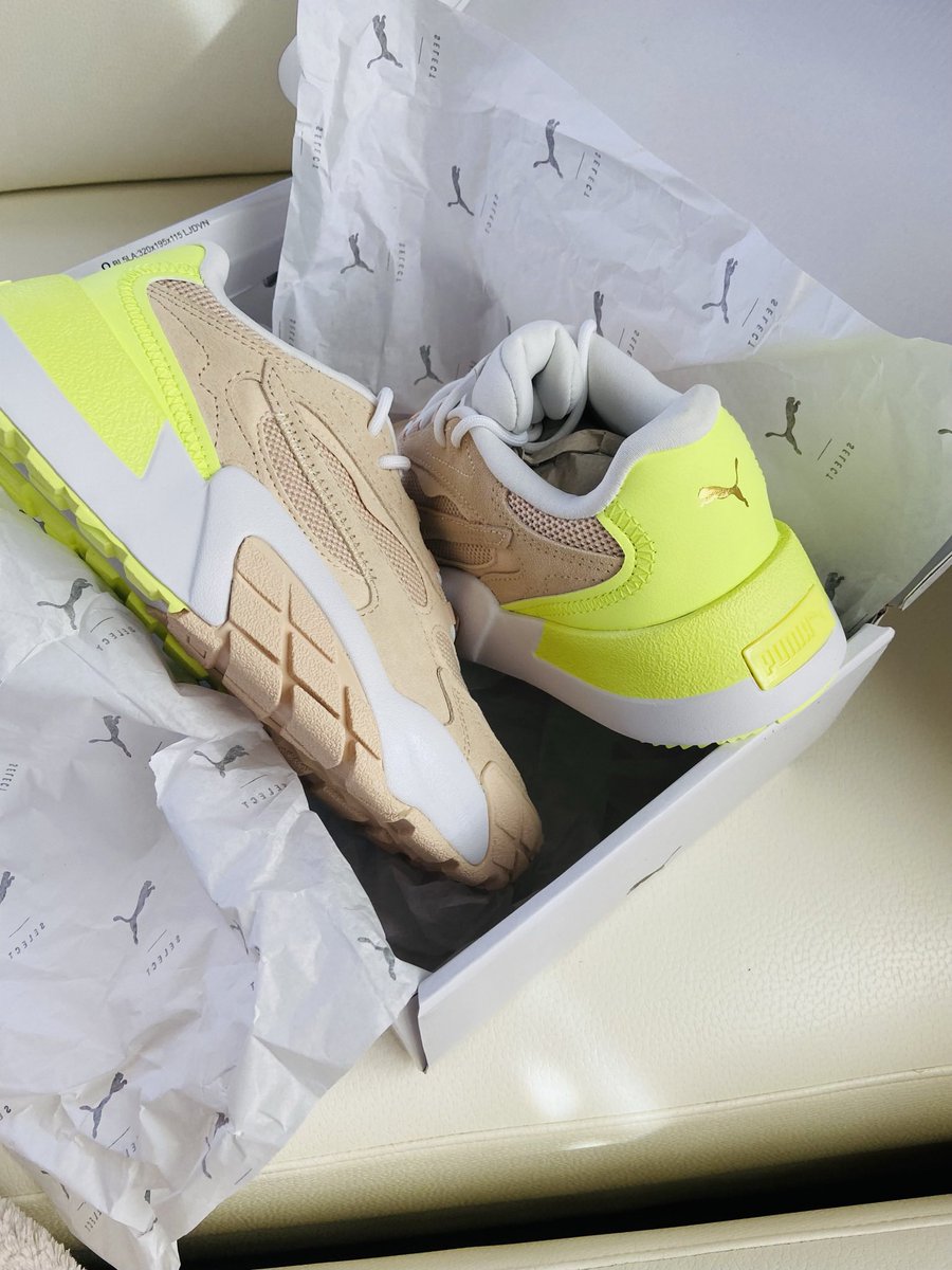CoolMotso_KG's tweet photo. @WalkFreshSA Always put my sneakers back to the box after washing em #WalkFresh https://t.co/Bj1oRZmoor