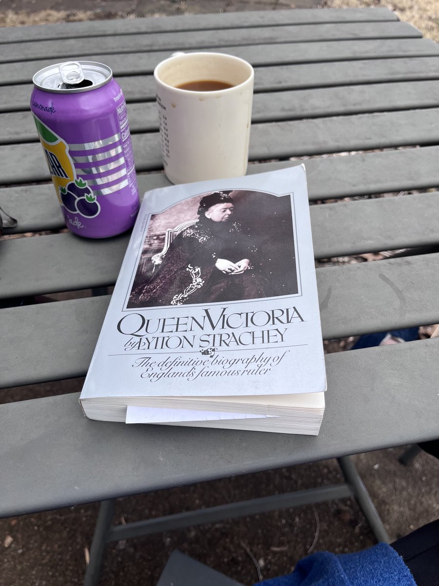 annecmccarthy's tweet photo. Queen Victoria by Lytton Strachey #WhatImReadingToday, unseasonably warm weather edition https://t.co/dSU7deBBuY