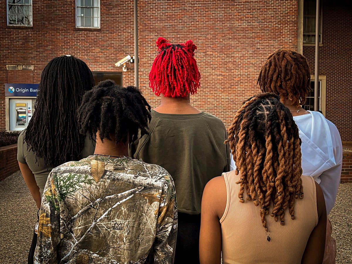 LoveAcuraaa's tweet photo. This is a sign to loc your hair🌱
#locstars #GramFam https://t.co/BXtpRCH8mQ