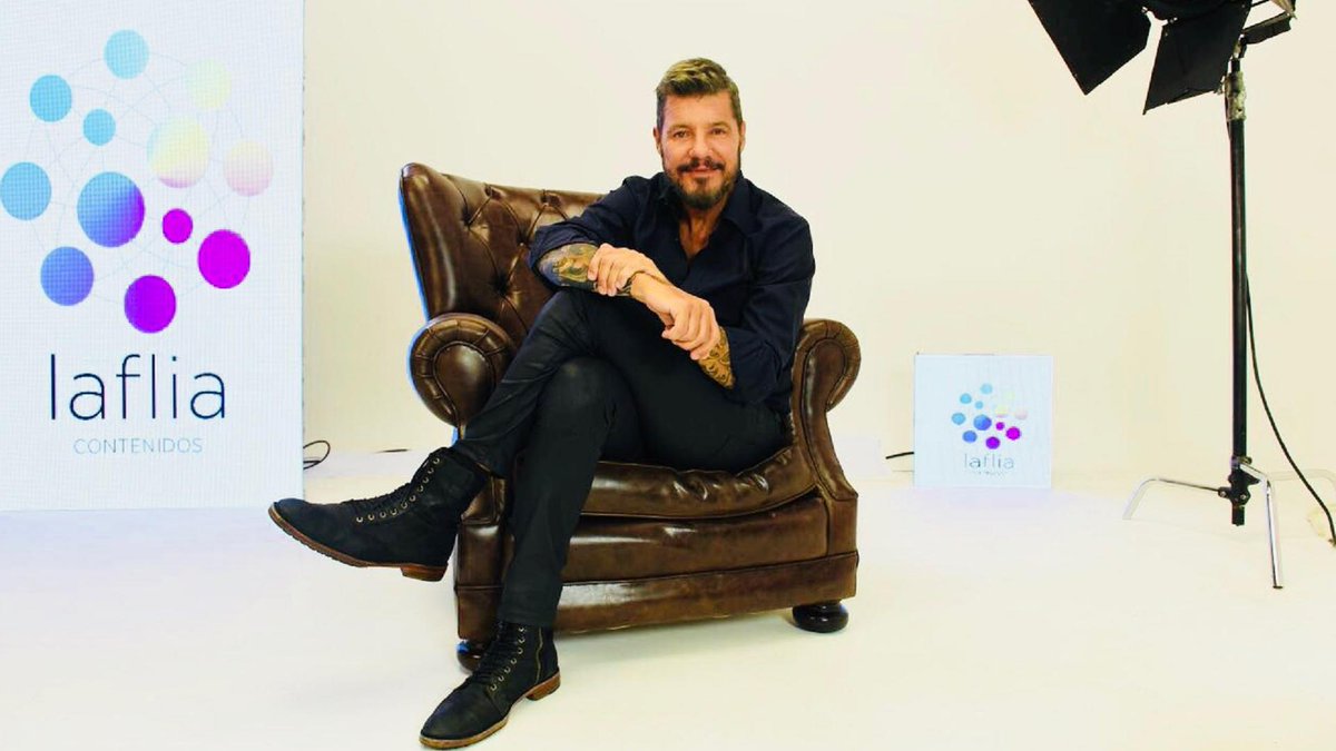 MT_TEAMO's tweet image. Hoy hace 4 años que saliste a presentar a tu nueva productora LA FLIA Gracias x darle trabajo a tanta gente!! Y gracias x existir @cuervotinelli te EXTRAÑO MUCHO en la tele.. te amo!!! ♥️ 💕💞♥️💞💕♥️