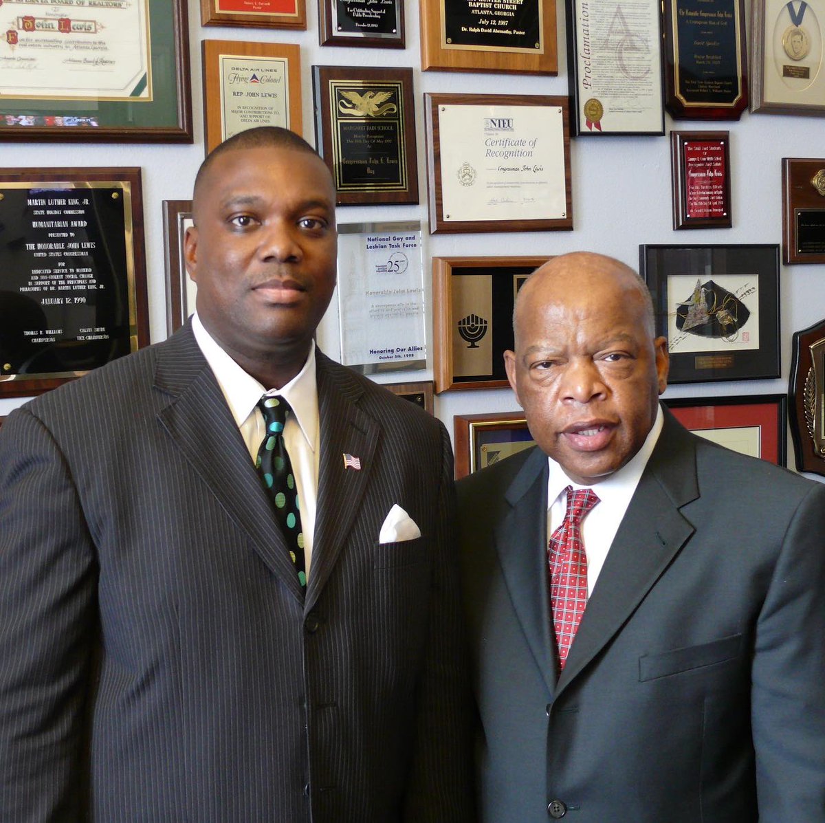 novasigmas's tweet photo. Pictured with our Dear Hon. Bro. Congressman John Lewis are Bro. Moore, Bro. Brooks, Bro. England, and Bro. Johnson!
#PBS1914 #VASigmas #NoVASigmas https://t.co/JBGYbnmlxA
