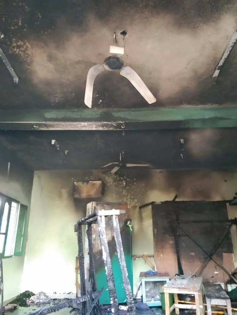 कर्नाटक में मुस्लिम एरिया में दंगाई सरकार दंगा कर के मुसलमानो के इबादतगाह घर और बिजनेस को आग लगा रहे हैं।
अल्लाह मुसलमानों की हिफाजत फरमा आमीन।
<a href="/RukhsarBegum0/">SƔɘɗ͢ Ʀʋ͜Ƙɦ͡sαƦᥫ᭡🩵</a> <a href="/Faizanoori/">Muskan Khan 🪙</a>