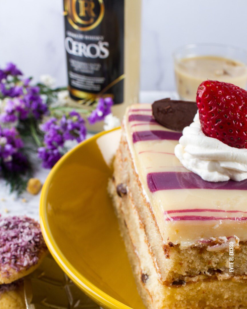 poncheceros's tweet photo. ¡Hey, tú!👀

Sí, ésta es la señal que estabas buscando para regalarte ese momento dulce del comienzo de semana😍

Acompaña tu copita de ponche o crema de whisky Cero's con unas galletas y disfruta de tus tardes cómo se debe🥂
#CerosPonche #Caracas https://t.co/gc4RlsxYcb
