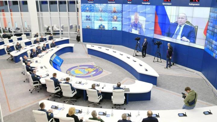 Путин рекомендовал МЧС повышать организационную эффективность | RUБЕЖ ru-bezh.ru/gossektor/news…