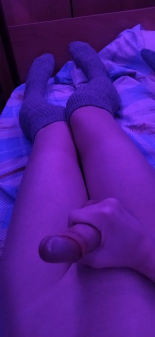2 pic. Got new socks...

#Femboy #Cock #Penis #Dick #Gay #NSFW #Porn #Crossdressing #Cute #Horny #Masturbation