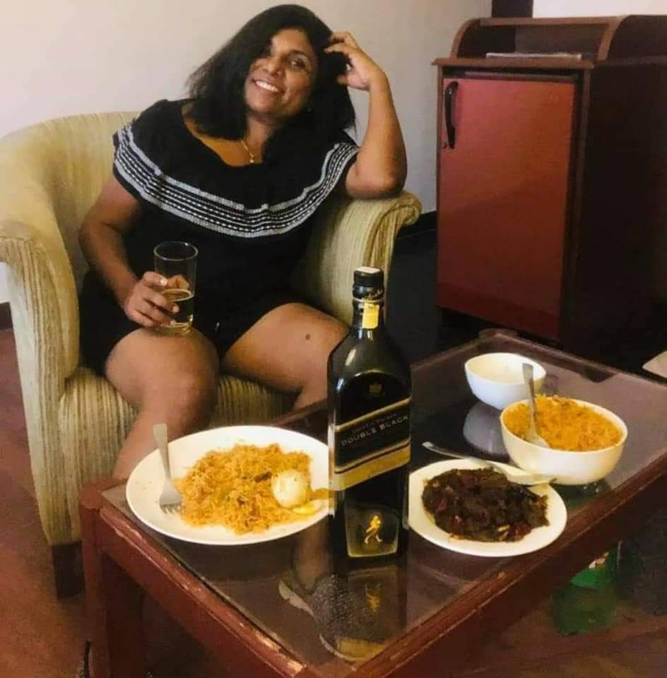 karthikananda18's tweet photo. ஆள் யாருனு தெரியுதா 😁பெரியார் பேத்தி 🤭 https://t.co/rFWRJOuTCA