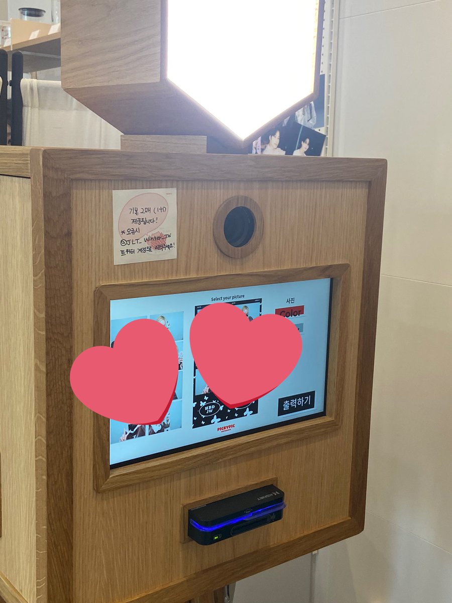 luvkimbro's tweet photo. #정우의_성장속도_219KM

정우 생일 기념 카페로 간 곳 중에 단연 최고.. 였습니다ㅠㅠ 특전도 진짜 제일 알차고 안에도 굿즈들과 영상들로 넘 알차고 이쁘게 꾸며져있어서 볼 거리도 많았고 기억에도 가장 많이 남아요🤍 포토부스도 있어서 넘 색다르고 특별한 기억으로 남을 수 있었어요ㅠ짱짱💚 https://t.co/8xHzrEqACz