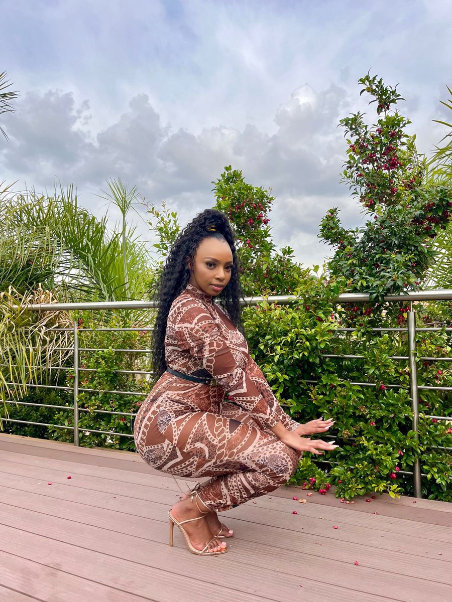 #HitOrMissDatingShow is BACK this Wednesday at 8pm🔥and we starting it Bigger and Better 🙌🏽❤️

Kicking things off as our first Bachelorette for 2022, the Beautiful Athandwe 🥰

DM me if you’d like a Shot on the show and a potential Date with her😁🔥 only picking 3 Bachelors🙌🏽❤️