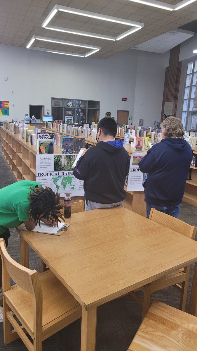 MizLock4's tweet image. Gallery Walk. Gathering information on Biomes @walkerm26 @ThreeLakesTISD @lakes_three #gatorsriseup