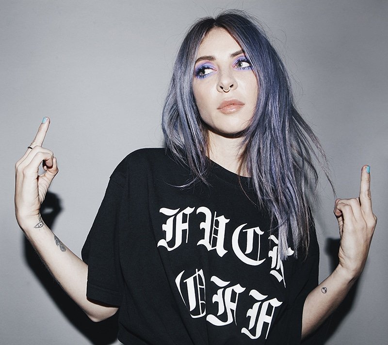 My gf has offered to paint me a picture of Alison Wonderland for my birthda...