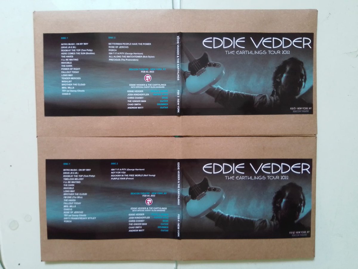seattle1983's tweet photo. @eddievedder #eddievedder #beacontheatre #bootleg https://t.co/t9PjUf1ddc