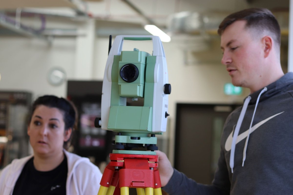 derbycollege's tweet photo. Thank you to Sam from @GreenhatchGroup who helped #ProfessionalConstruction #TLevel students at the Hudson Building learn more about #surveying. ๐๏ธ๐ทโโ๏ธ๐ท๐ทโโ๏ธ
Find out about how you could help us deliver T Levels too ๐
https://t.co/5j95iDsnK0 https://t.co/RkxmhFupap