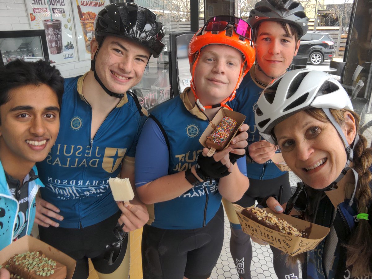 JesuitCycling's tweet photo. While part of the team was racing in AZ others got together for a fun 20 mile ride around Dallas complete with a stop in Deep Ellum for popsicles https://t.co/FxlOJRP3vT