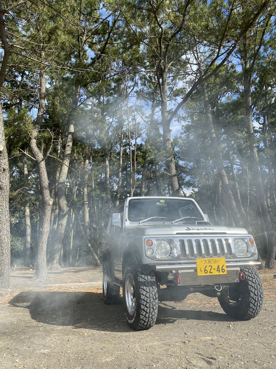 Haruto54Haruto's tweet photo. 雑木林と煙とジムニー
#ja22 #ジムニー #jimny https://t.co/SwXTcFMSj4