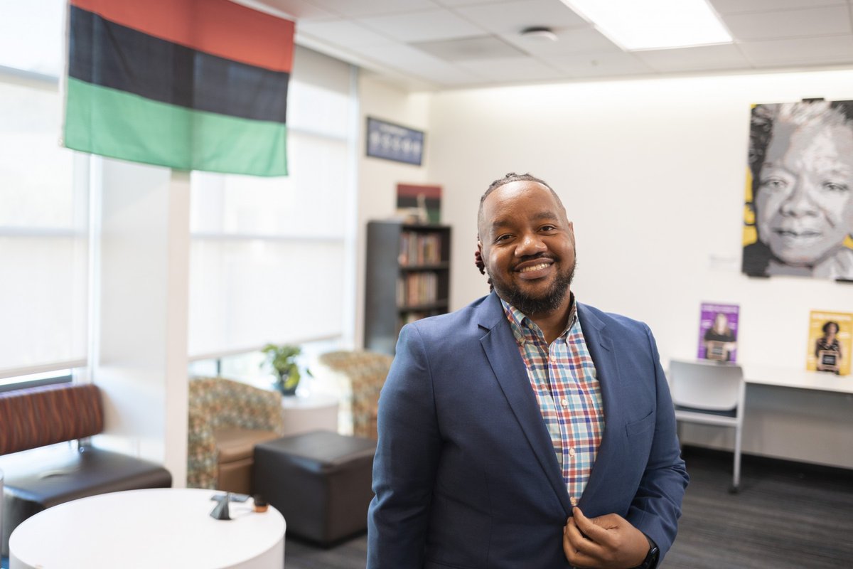 Ujamaa was the inspiration behind <a href="/csusmbsc/">Black Student Center, CSUSM</a>'s new achievement program.

BSC Director, John Rawlins III embodies Ujamaa (familyhood) as he works to build and maintain a cohesive community at #CSUSM.
news.csusm.edu/black-student-…