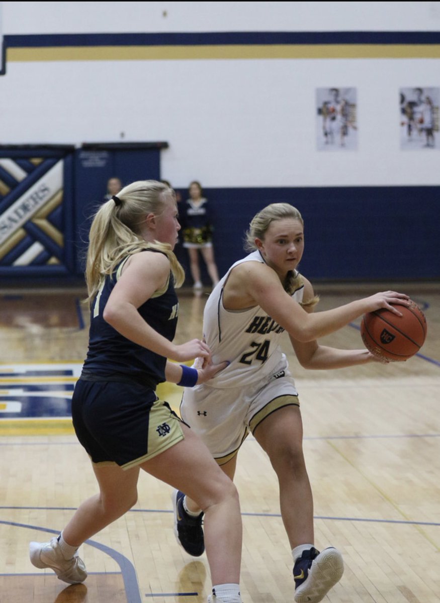 HeliasWBB's tweet photo. ✨SENIOR SPOTLIGHT✨
@BaxGabrielle has gone through more than most high school athletes! But she is still here and killing it! Look how far she has come! Thank you GB for everything you have done for the program! Now go show out!! Senior night tonight at Rackers. https://t.co/gTJ6BI43CX