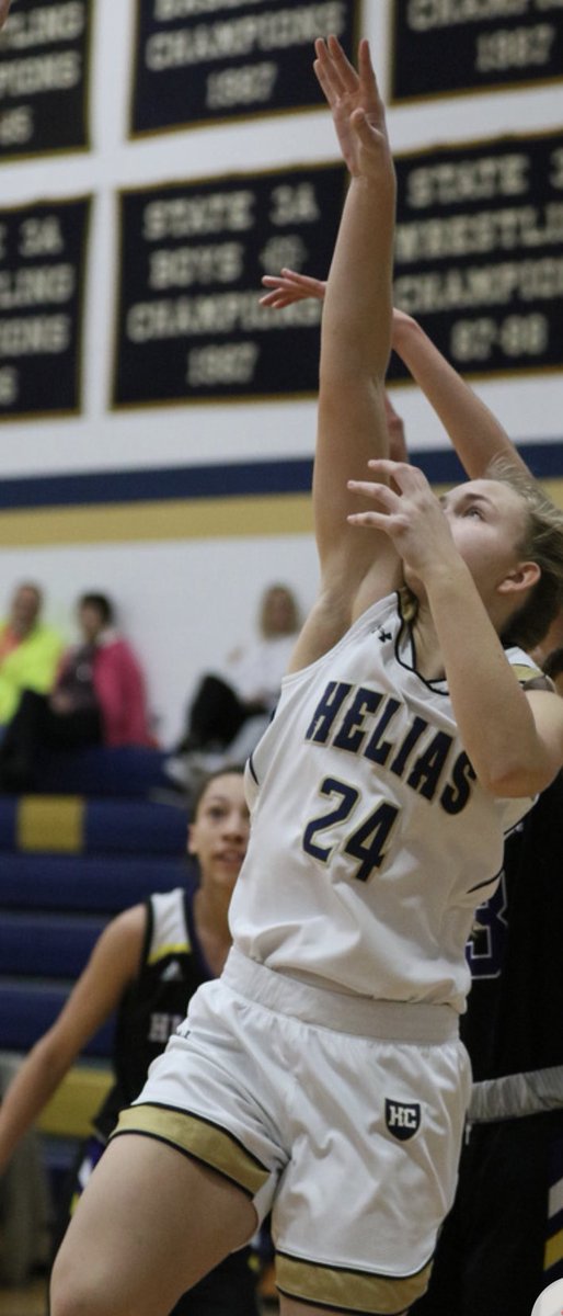 HeliasWBB's tweet photo. ✨SENIOR SPOTLIGHT✨
@BaxGabrielle has gone through more than most high school athletes! But she is still here and killing it! Look how far she has come! Thank you GB for everything you have done for the program! Now go show out!! Senior night tonight at Rackers. https://t.co/gTJ6BI43CX