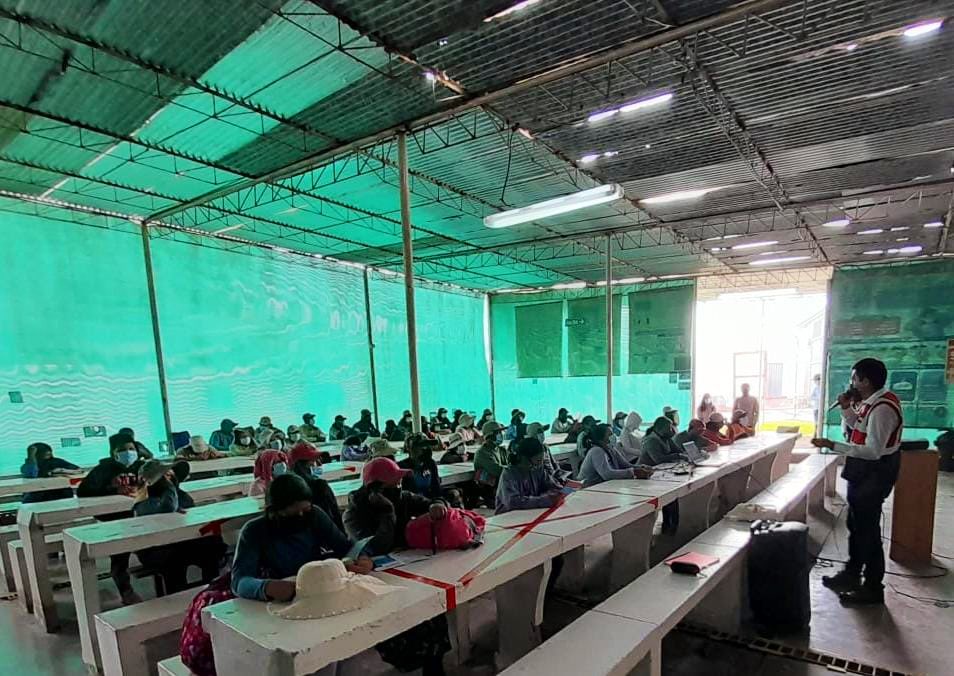 SunafilPeru's tweet photo. ✅ En el marco del programa #ChakraRunaPerú, la #IREIca capacitó a trabajadores agricolas sobre "Nuevo Régimen Laboral Agrario", en la empresa agrícola Exportadora Frutícola S.A. https://t.co/hsnVGwoJ3v