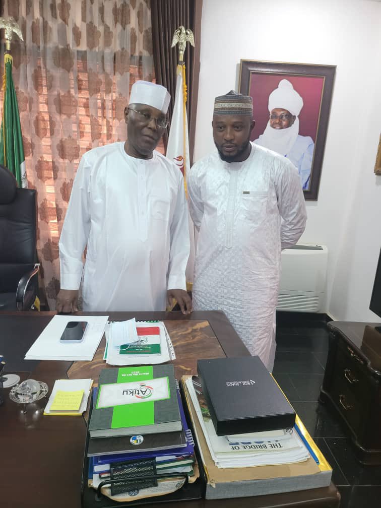 In preparation for his official declaration, today H.E Atiku Abubakar hosted the DG of Atiku Support Organization (ASO), Alh. Abubakar Kabir Babawo (C&H) in Abuja. The discussion was fruitful and successful.

May Atiku succeed 🙏
#ASO2AsoRock #AtikuOccupyNigeria