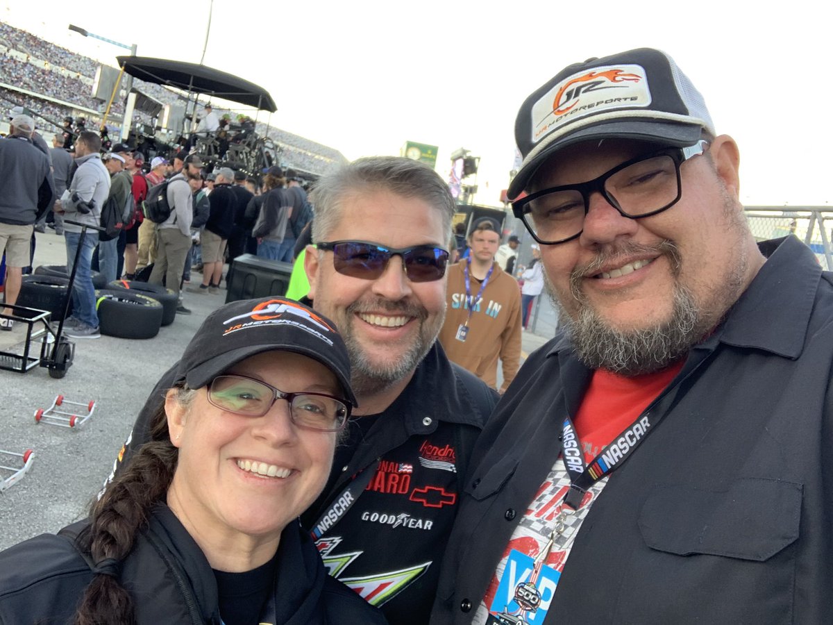 brooke_kunze's tweet photo. Now that my account is right….What a weekend and incredible feeling to meet some awesome people! Thank you @MatthewDillner @DaleJr @JB_Cole87 (not pictured) and @Mc_Driver you guys made some fans ❤️’s happy!! https://t.co/uPRpFJV9G6