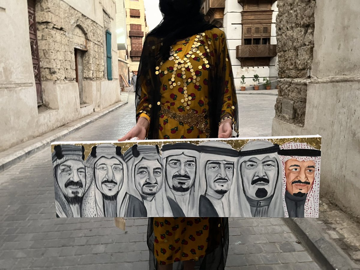 rahafet11's tweet photo. خلصت رسمتي اخيرا و تصورت معاها😍🖤 https://t.co/XscqhV86C5