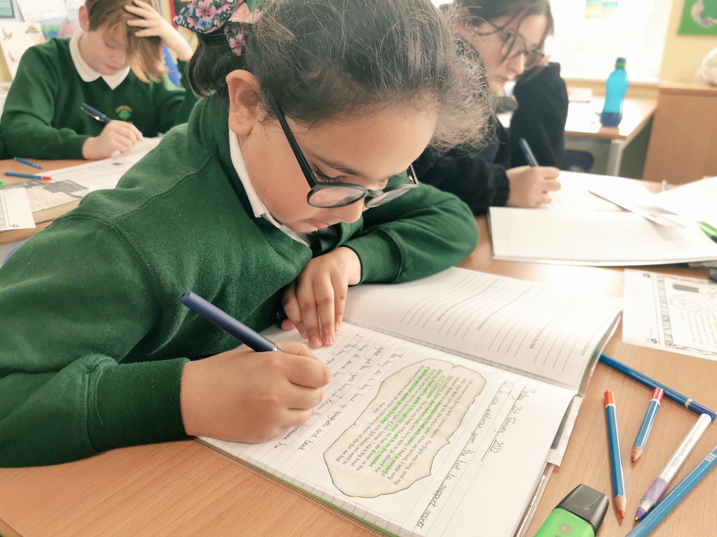 Greenstedpri's tweet image. Year Six are hard at work this afternoon as text detectives. 🕵🏼
They&apos;re searching for evidence in a text and using this to support their answers!
📙 ✏️📚🔍📝💛🕵🏼
#lifelongreaders
#textdetectives
#gogreensted 💚