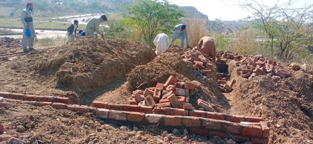 SPE_ETH's tweet photo. $SPE nurseries are taking shape in Pakistan, ground is being levelled, water supplies secured &amp; staff accommodation being built. 

GPS 

Latitude: 33° 7' 45.27" N
Longitude: 73° 46' 35.80" E
Accuracy: +/- 4.97 m
Altitude: 350.36 m

#CarbonCredits #Crypto #SavePlanetEarth #BSC https://t.co/AoMZCWShAq